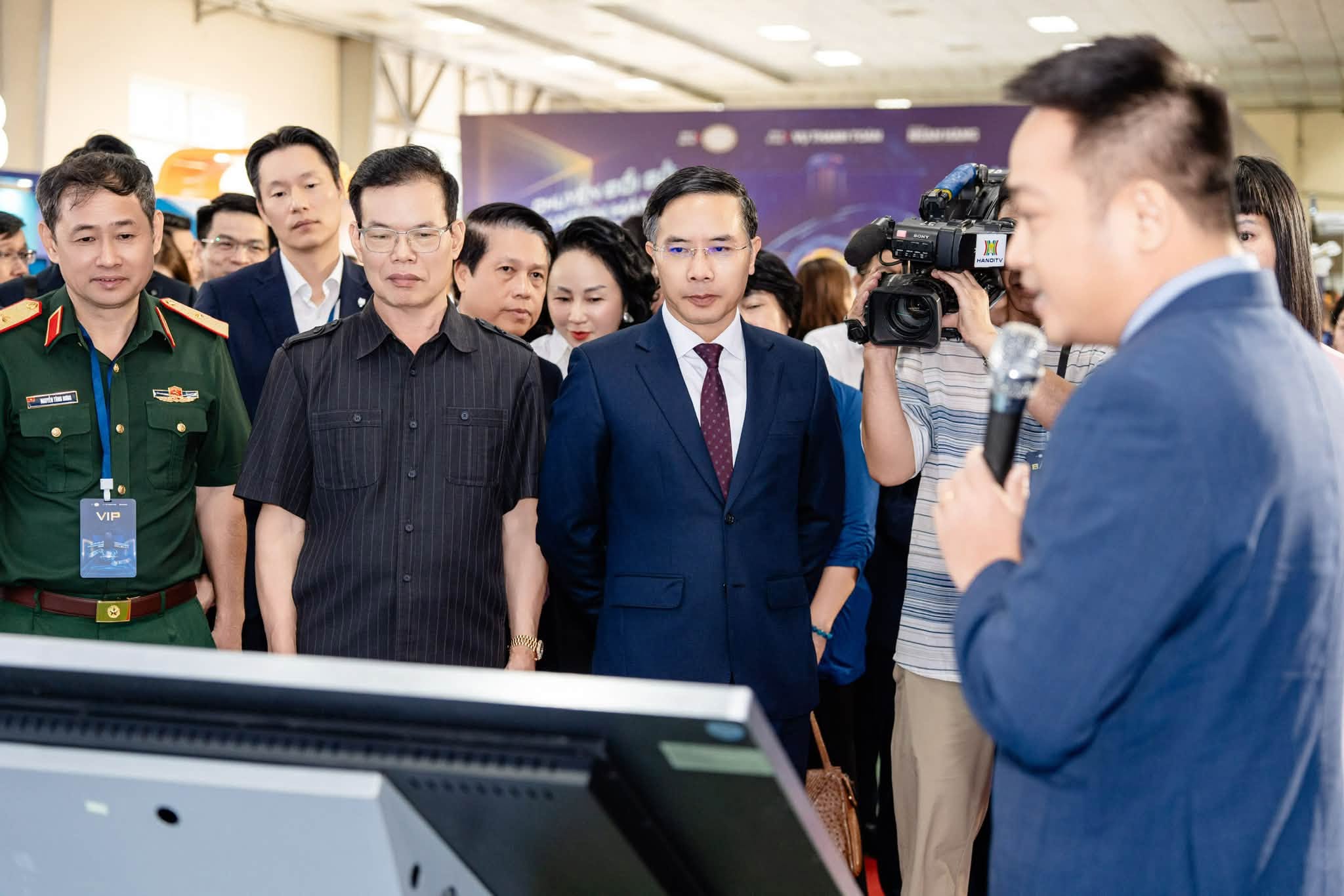 MB và hoạt động công nghệ số